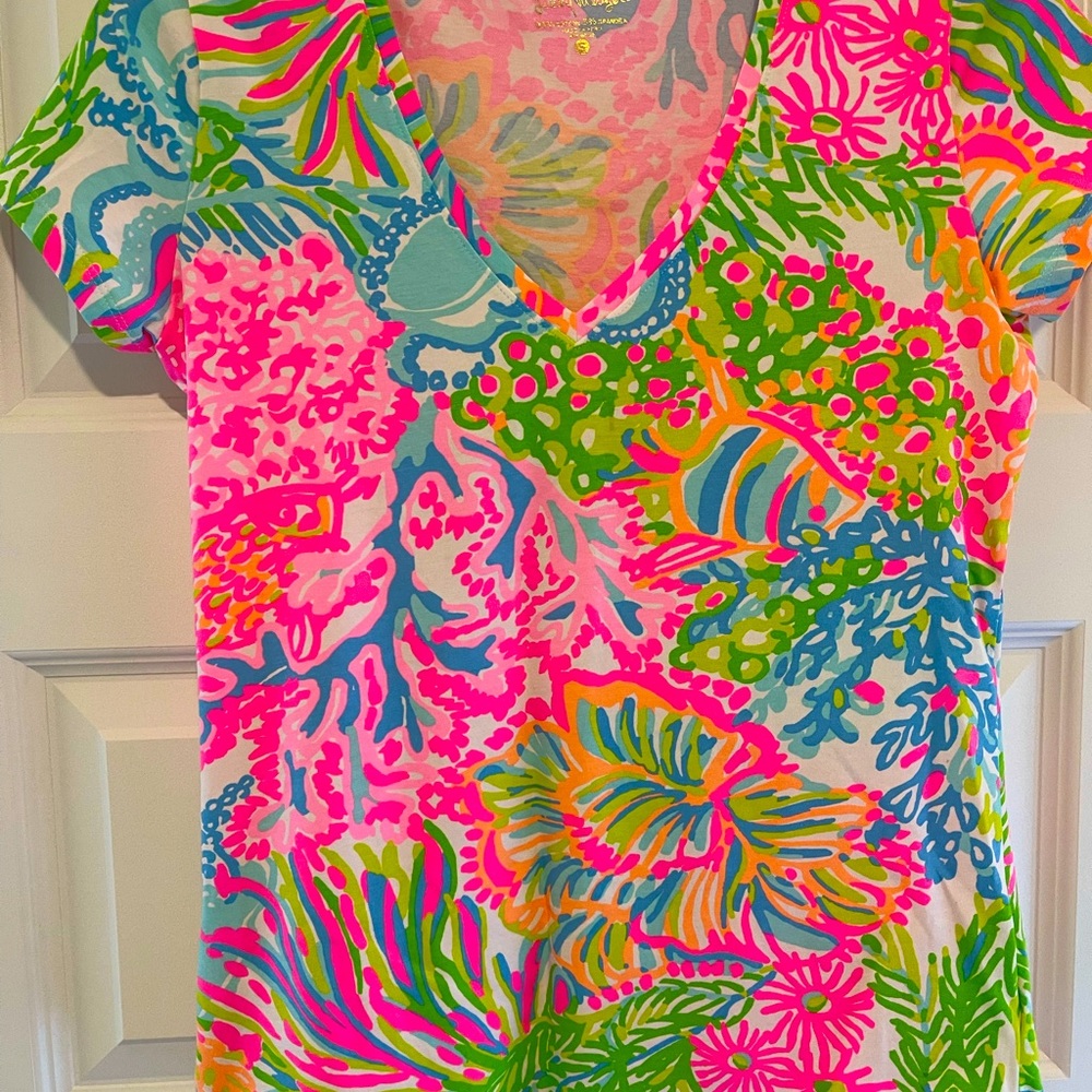Lily Pulitzer Etta tee. Size small.